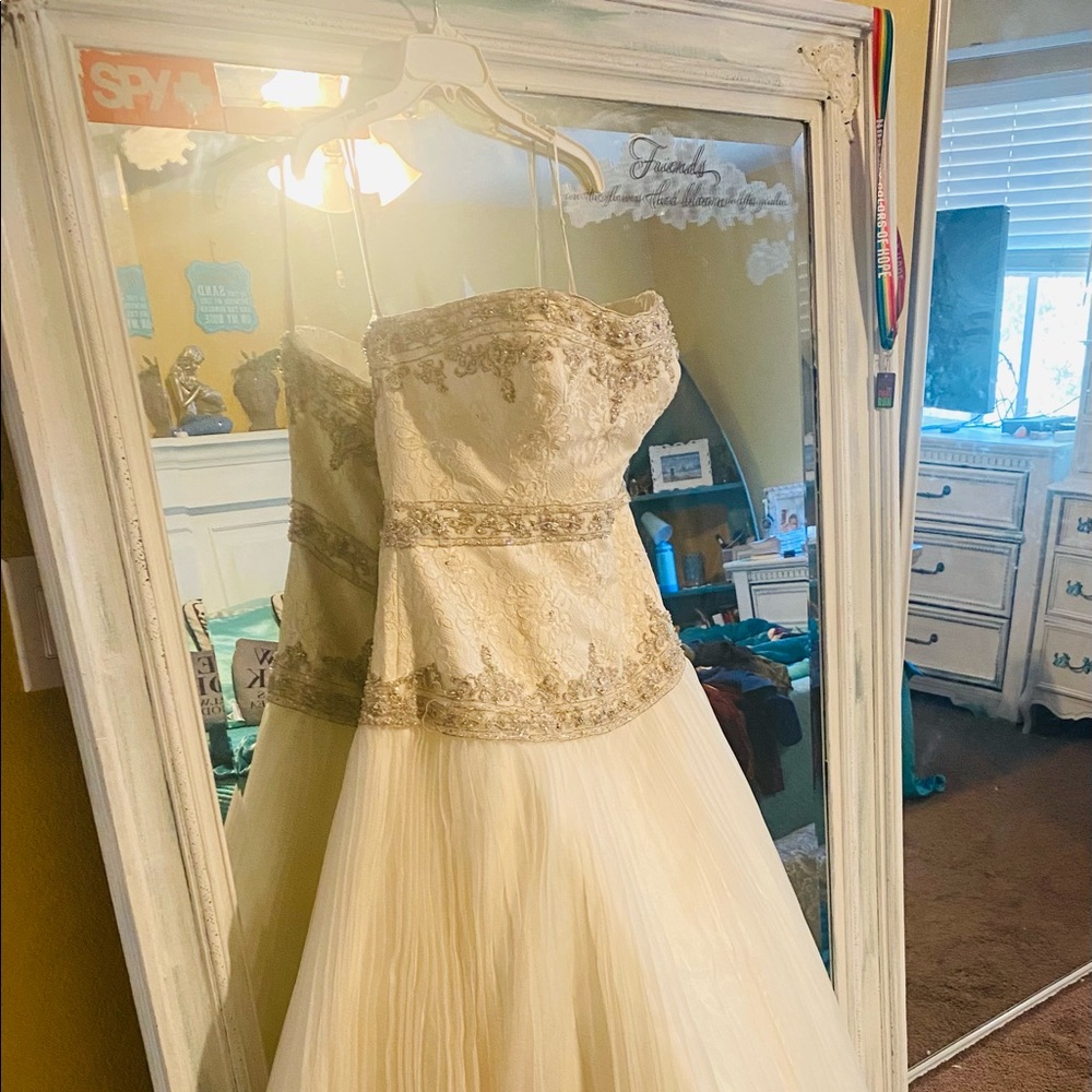 Wedding gown